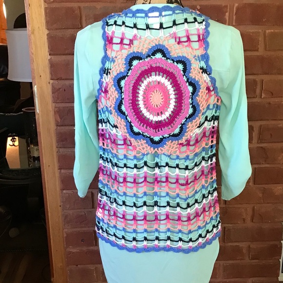 Adorable girls vest - Picture 4 of 6